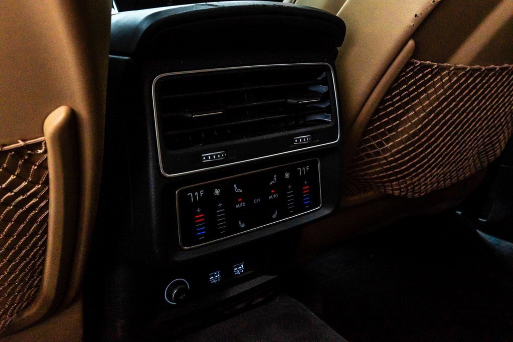 Used 2020 Audi Q8 Prestige w/ Prestige Package image 32