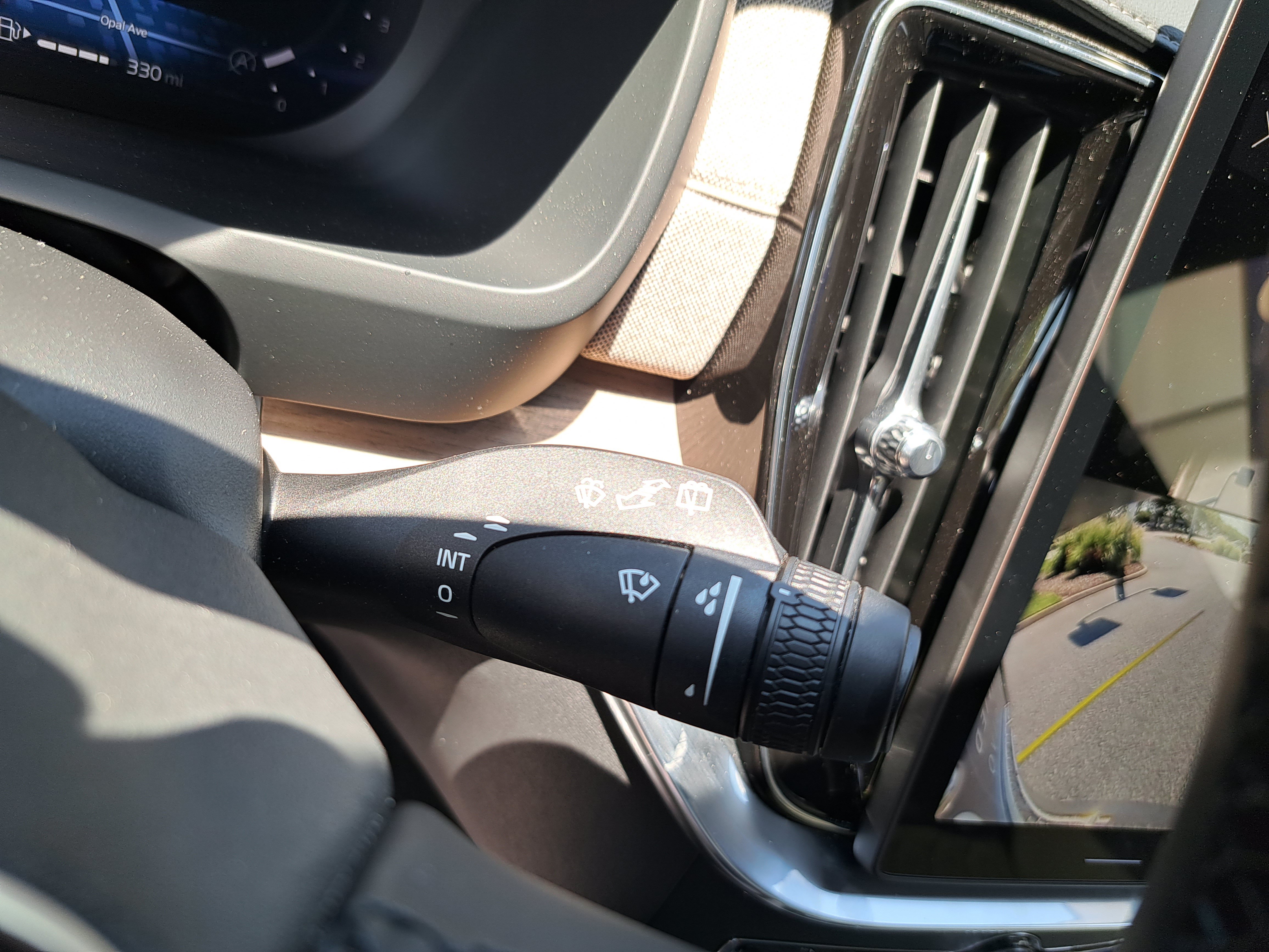 New 2025 Volvo XC90 B5 Plus AWD/4WD image 19