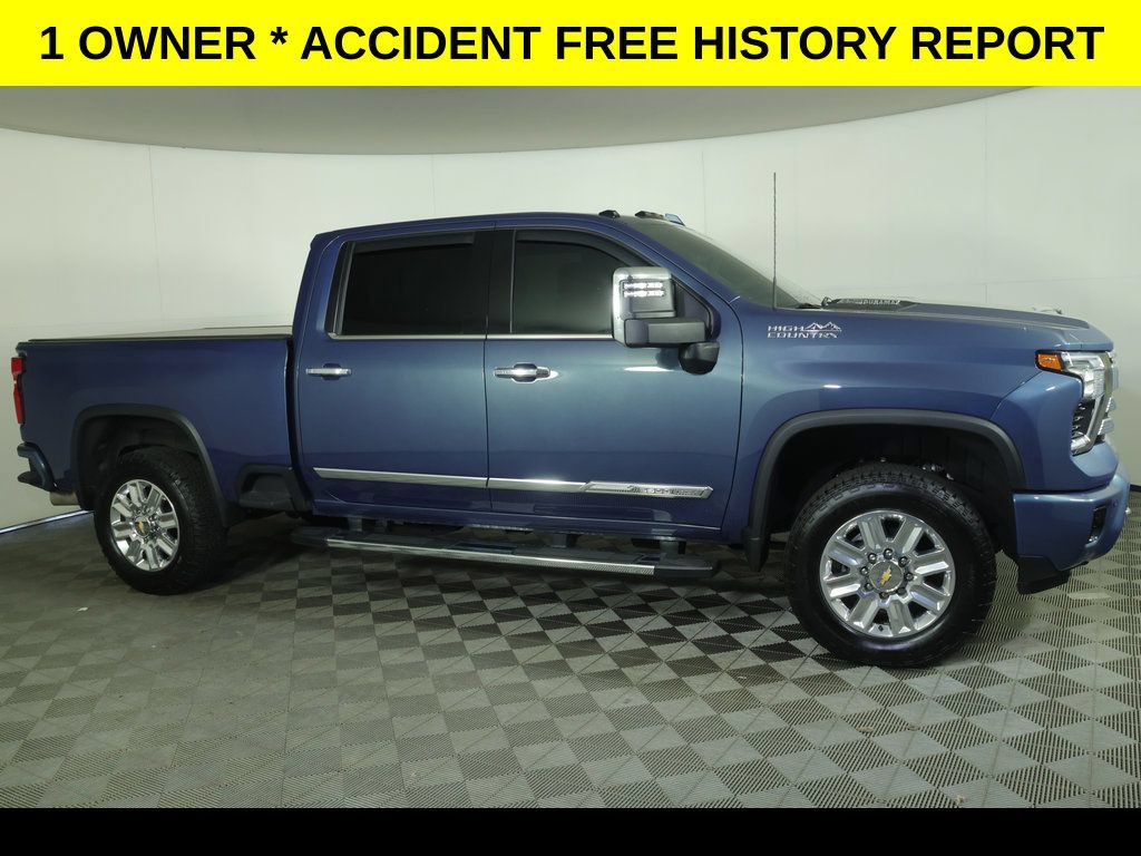 Used 2025 Chevrolet Silverado 3500 High Country w/ Technology Package AWD/4WD image 2