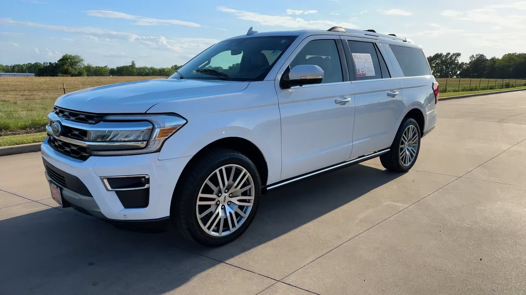 Used 2024 Ford Expedition Max Limited AWD/4WD image 5
