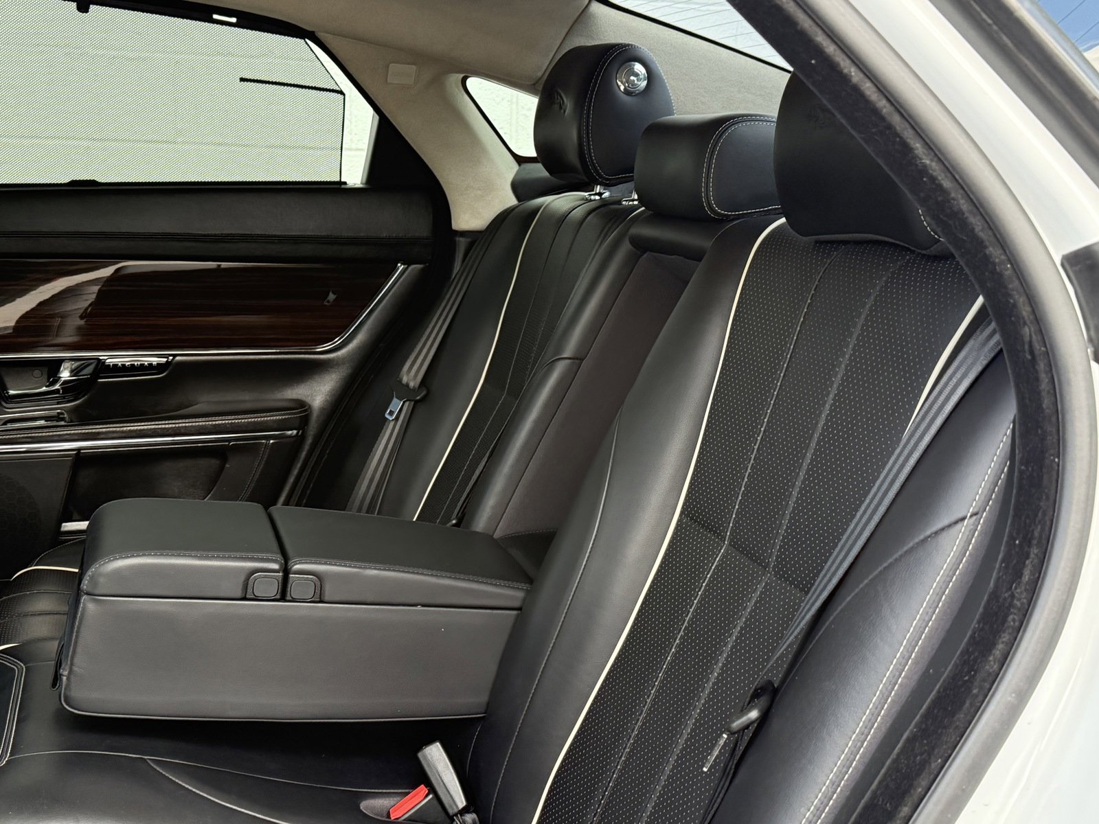 Used 2012 Jaguar XJ L RWD image 22