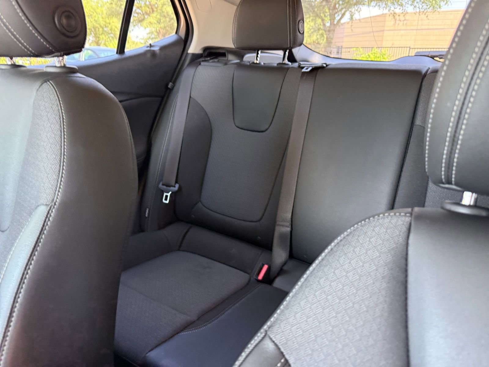 Used 2025 Buick Encore GX Preferred FWD image 39