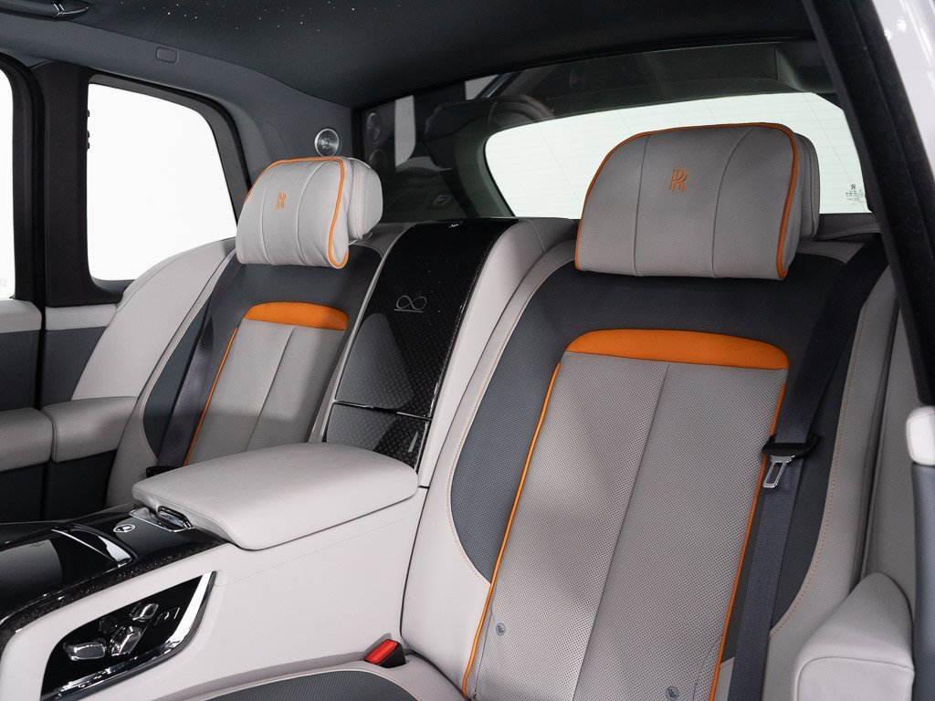 Certified 2025 Rolls-Royce Cullinan Black Badge image 27