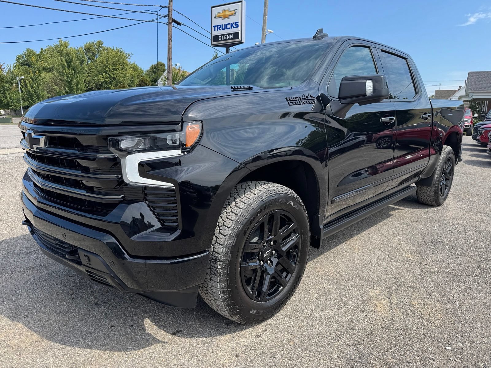 New 2026 Chevrolet Silverado 1500 High Country w/ Midnight Edition AWD/4WD image 2
