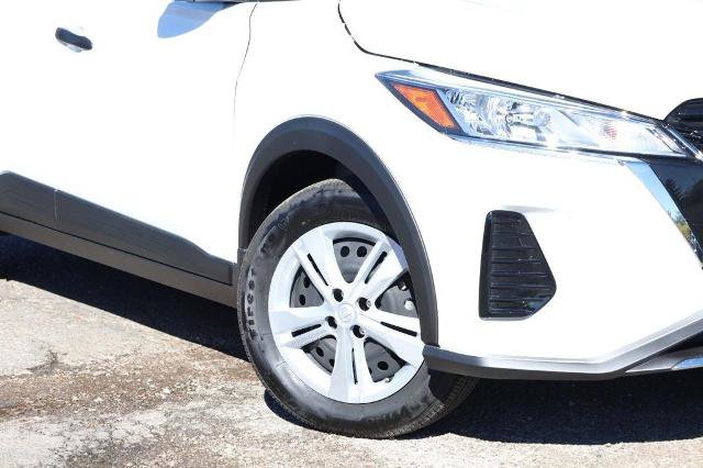 Certified 2025 Nissan Kicks Play S FWD image 3