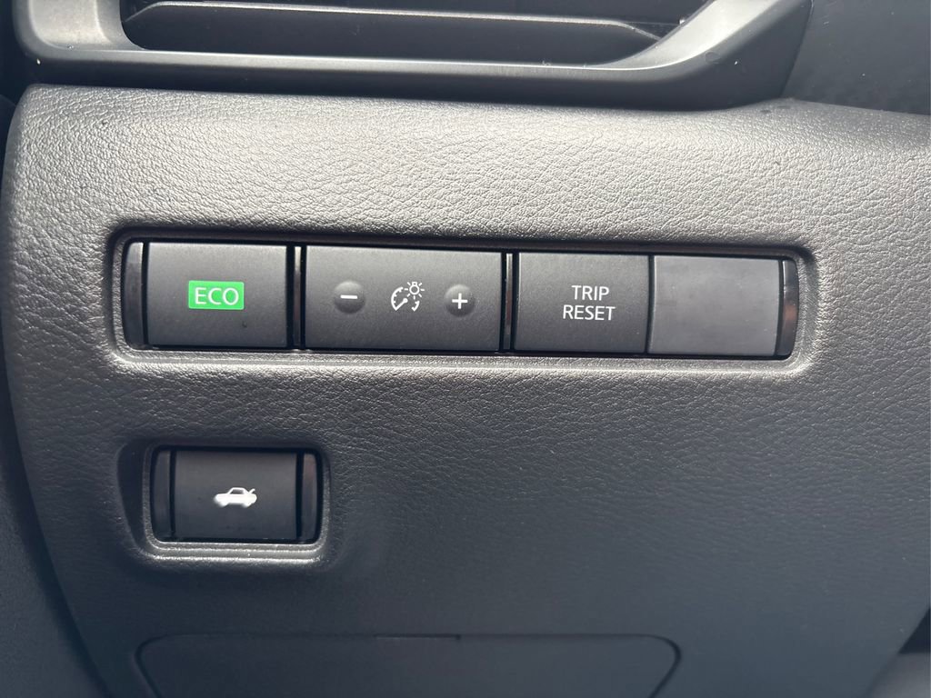 Used 2025 Nissan Sentra S image 33