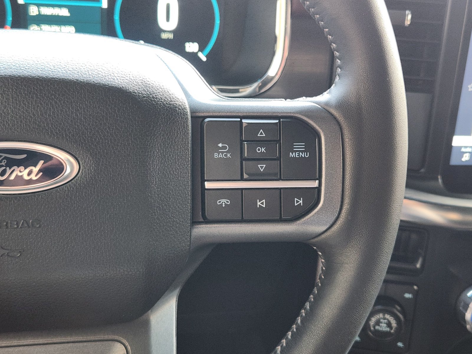 Used 2023 Ford F150 Lariat AWD/4WD image 34