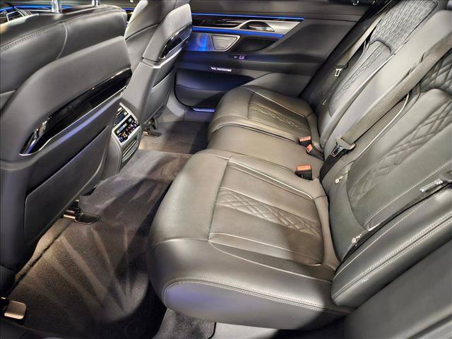 Used 2018 BMW ALPINA B7 xDrive AWD/4WD image 18