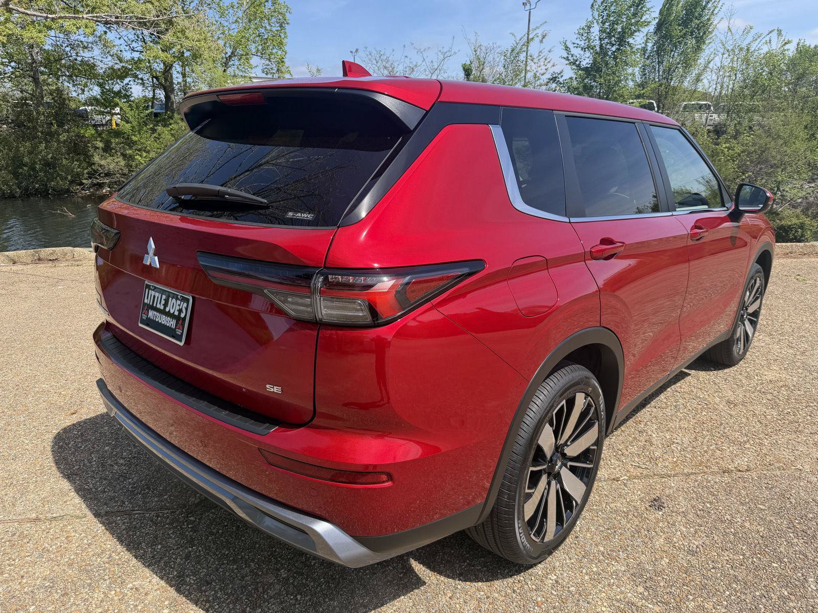 New 2026 Mitsubishi Outlander SE AWD/4WD image 3