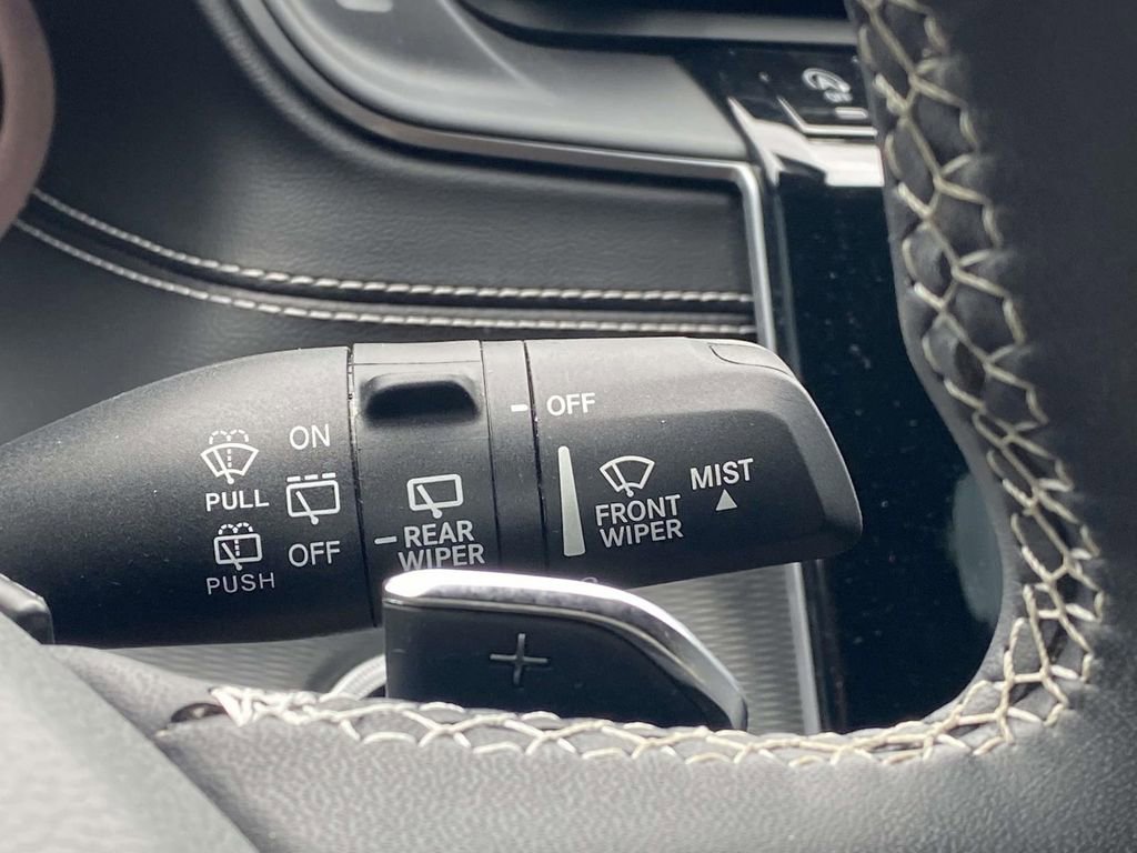 Used 2023 Jeep Grand Cherokee Altitude AWD/4WD image 34