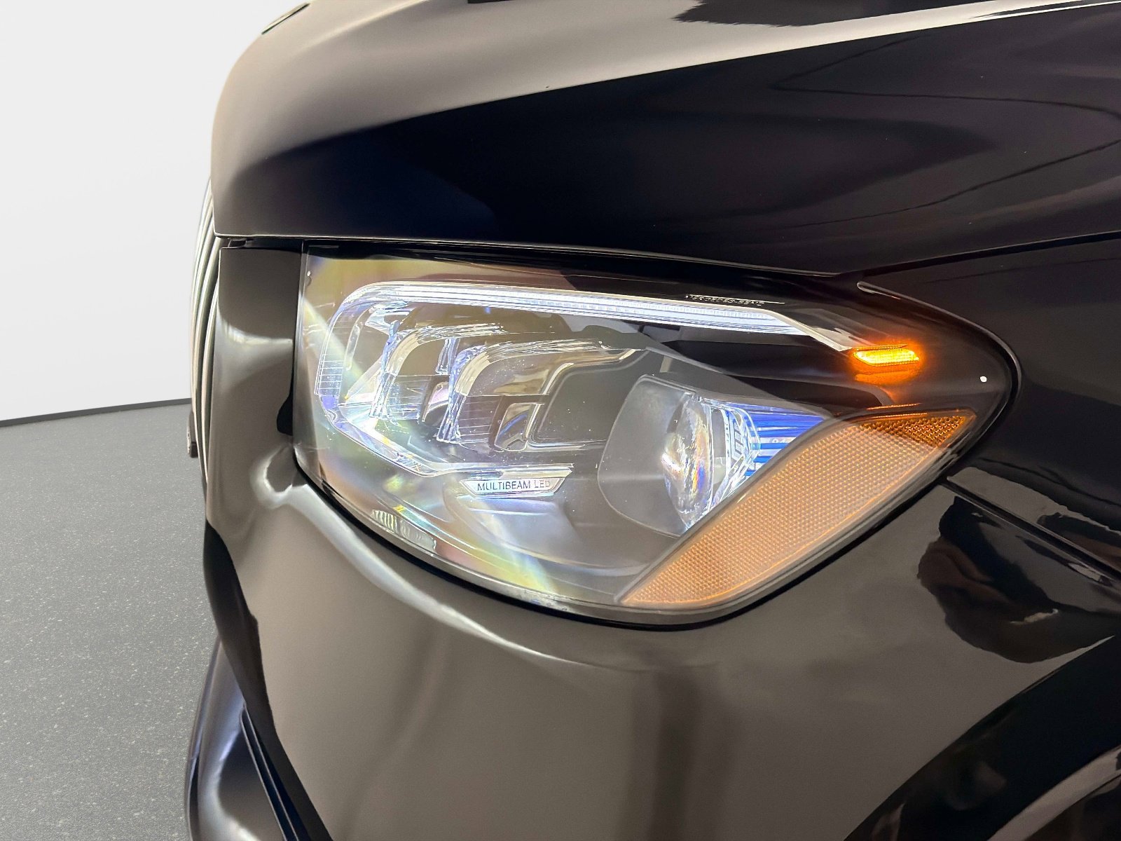 Used 2024 Mercedes-Benz GLS 63 AMG 4MATIC image 11