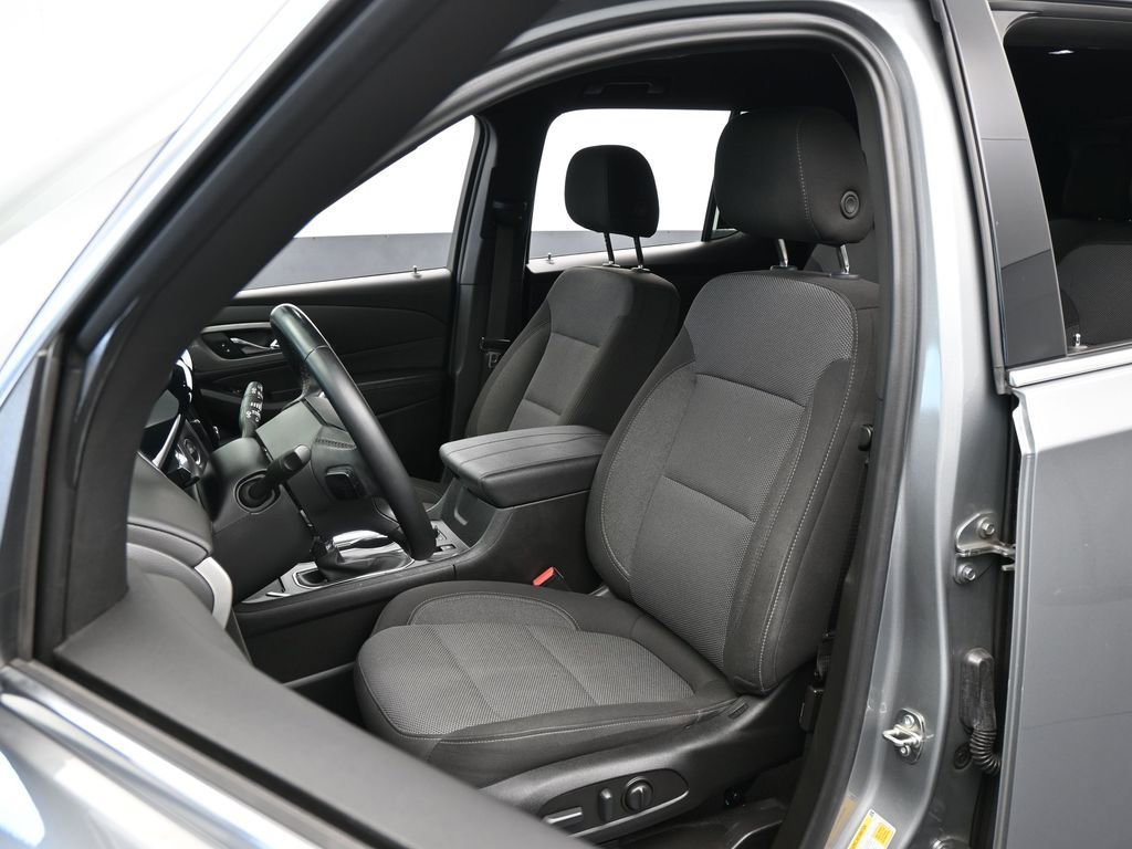 Used 2023 Chevrolet Traverse LT image 10
