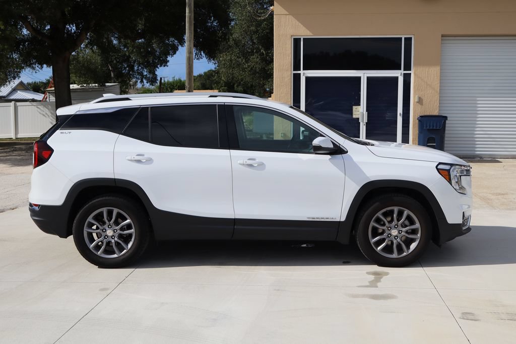 Used 2024 GMC Terrain SLT FWD image 10