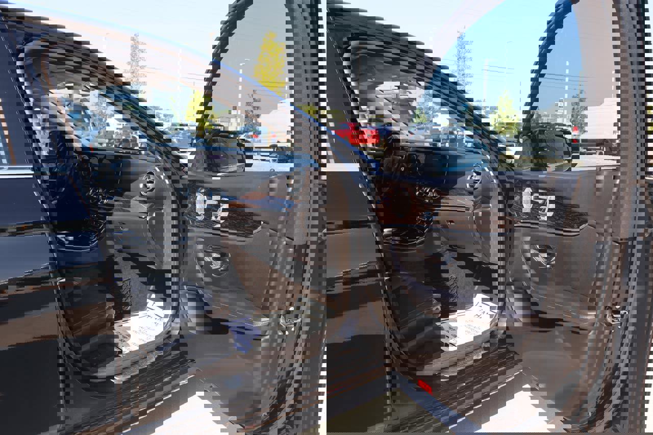 Used 2018 Mercedes-Benz E 300 image 19