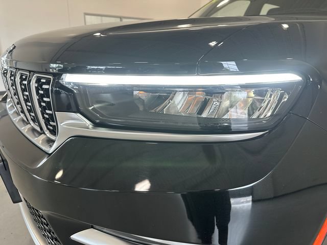 Used 2023 Jeep Grand Cherokee Summit AWD/4WD image 9