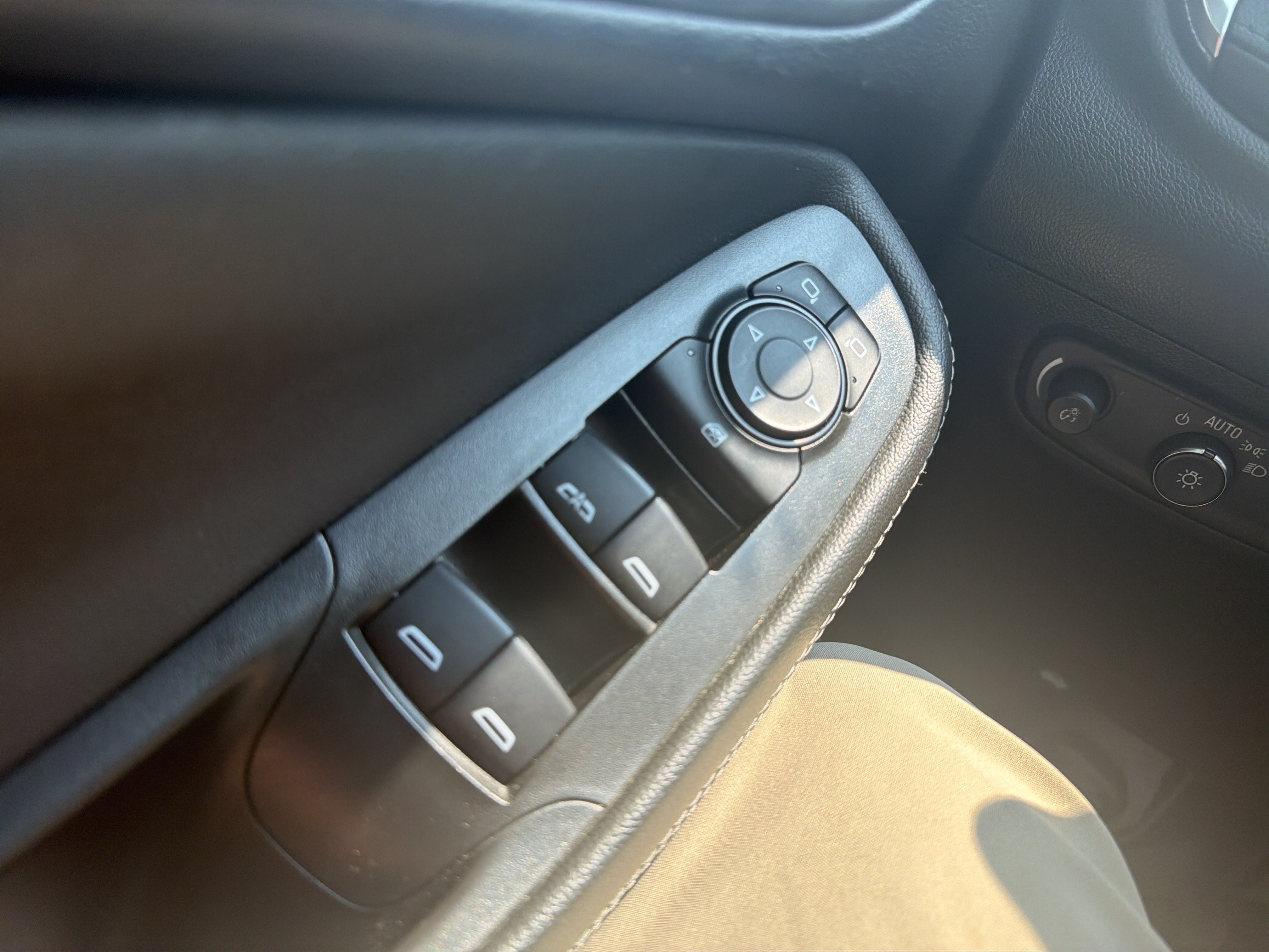 Used 2024 Buick Encore GX Sport Touring AWD/4WD image 16