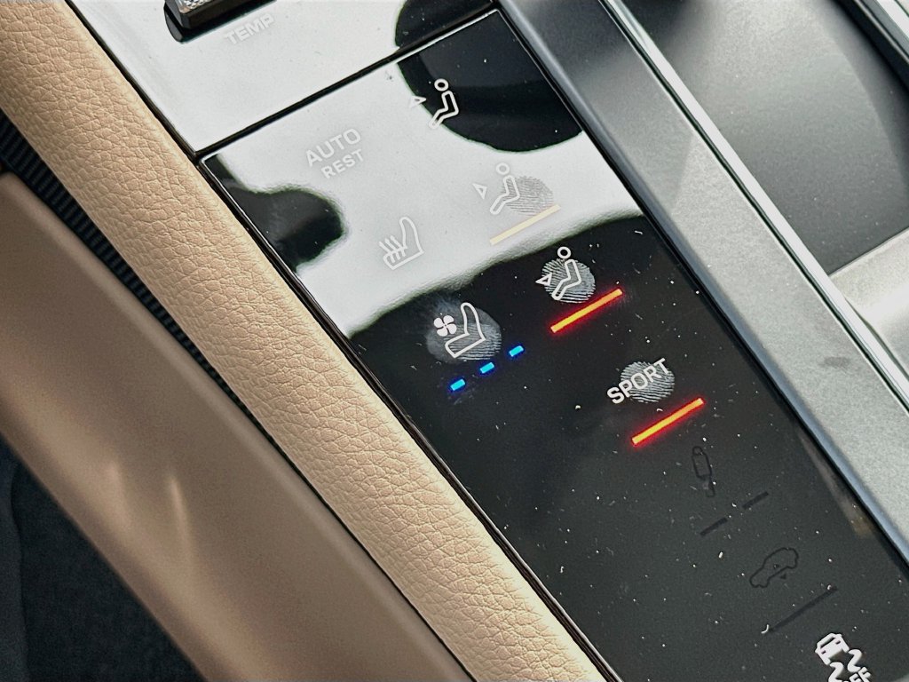 New 2026 Porsche Macan AWD/4WD image 23