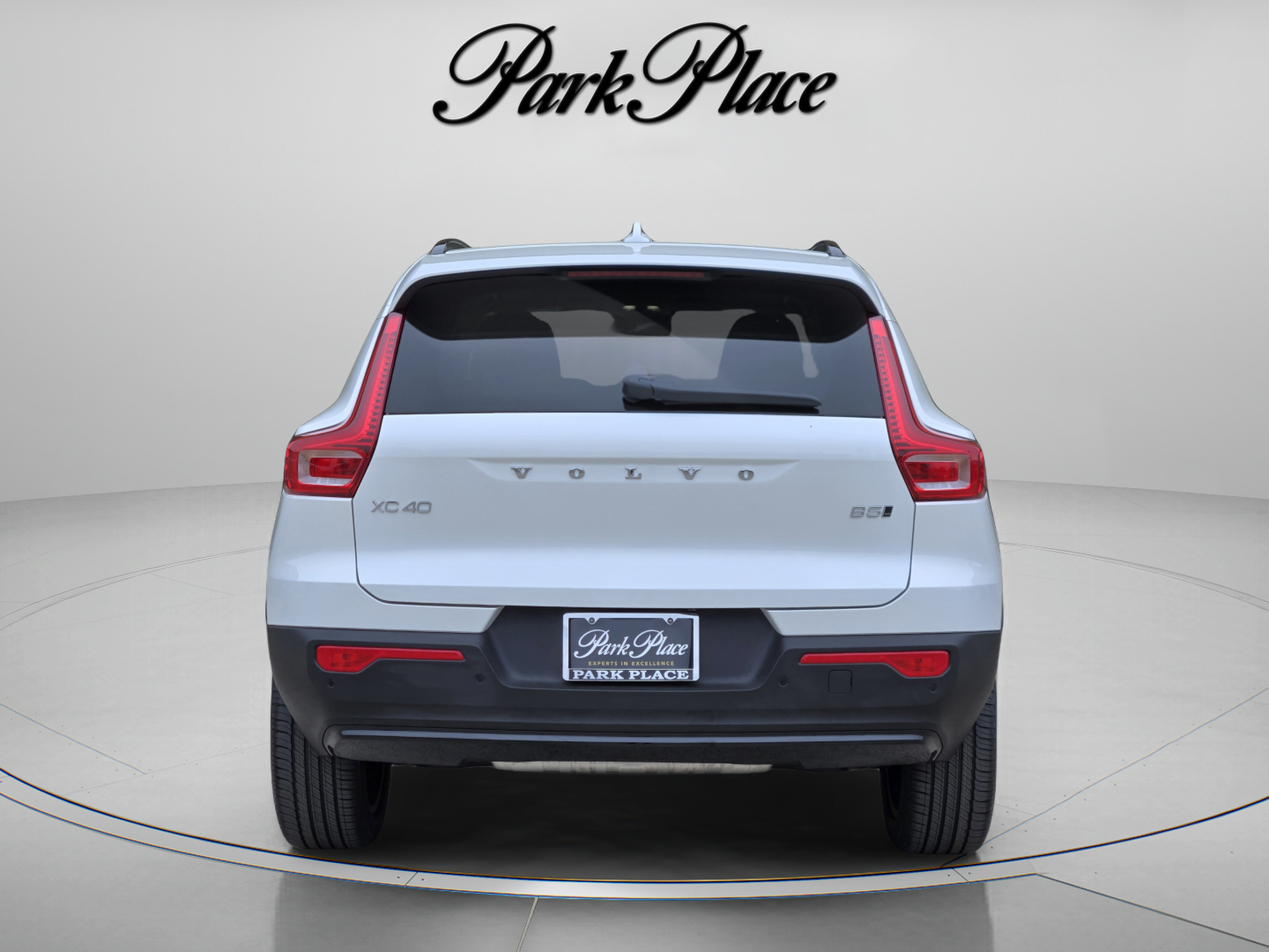 Used 2026 Volvo XC40 B5 Plus w/ Protection Package Premier AWD/4WD image 4