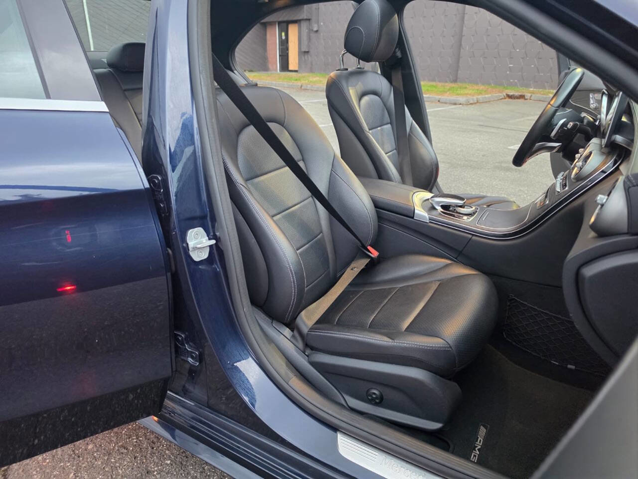 Used 2015 Mercedes-Benz C 300 Sedan image 53