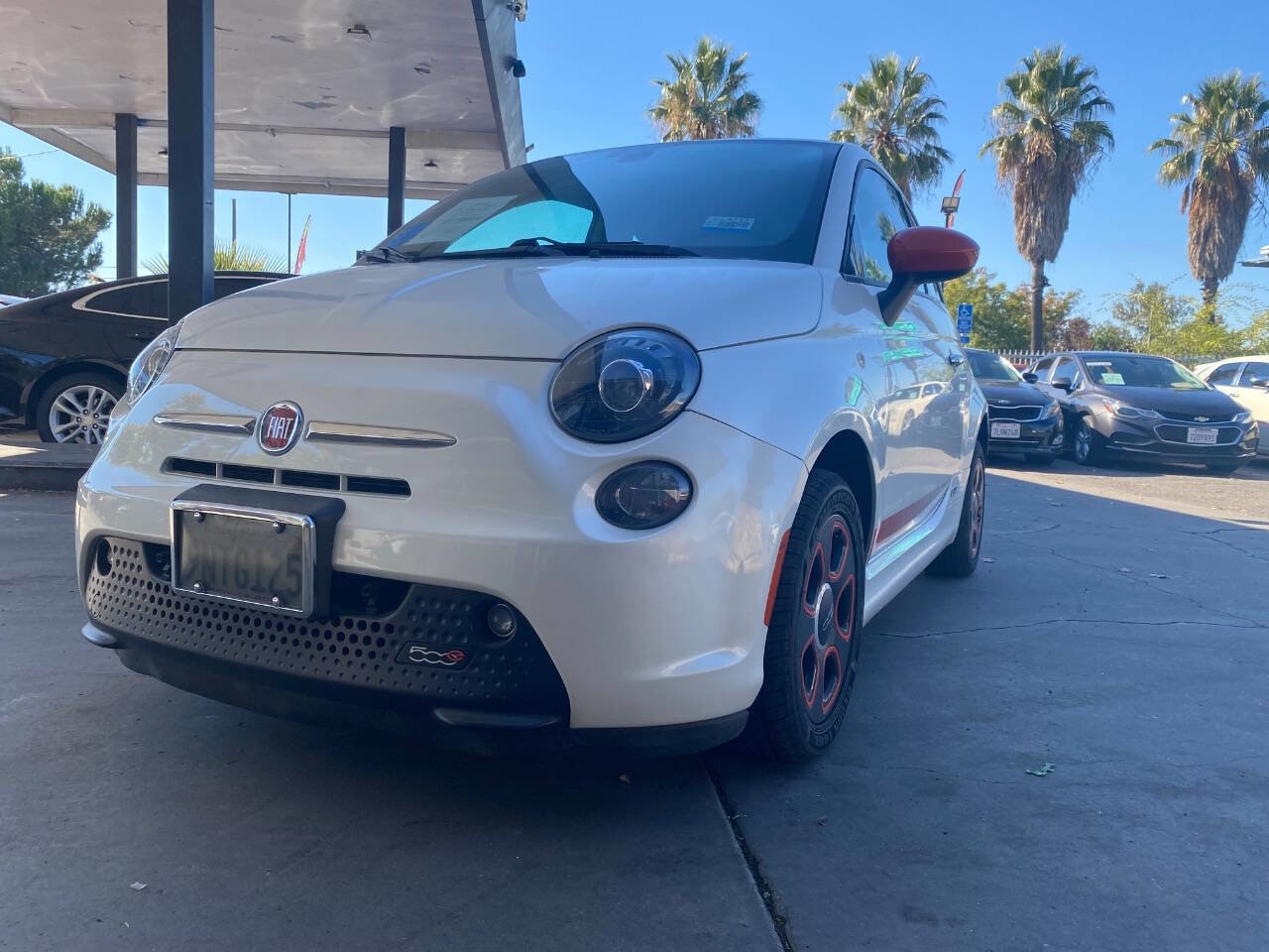 Used 2018 FIAT 500 e w/ Esport Package image 2