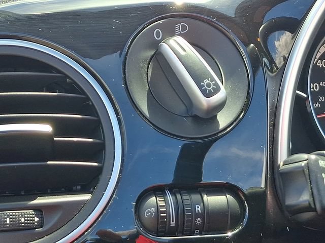 Used 2013 Volkswagen Beetle 2.5 FWD image 9