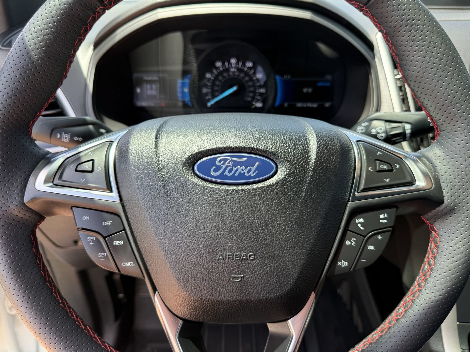 Certified 2024 Ford Edge ST-Line AWD/4WD image 37