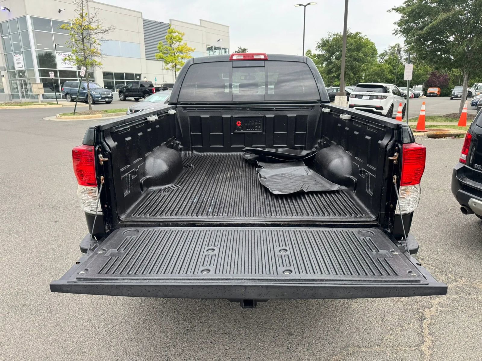 Used 2011 Toyota Tundra 4x4 Double Cab image 10