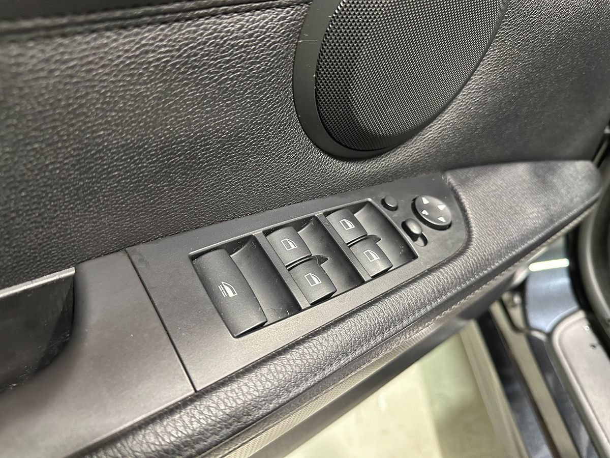 Used 2013 BMW 335is Convertible RWD image 21