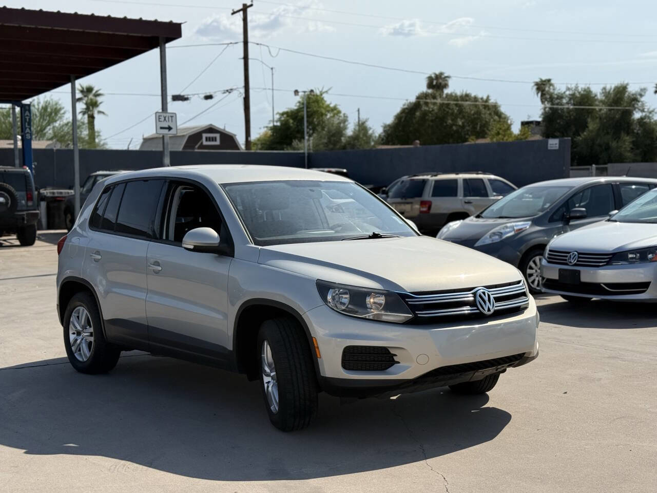 Used 2012 Volkswagen Tiguan S FWD image 2