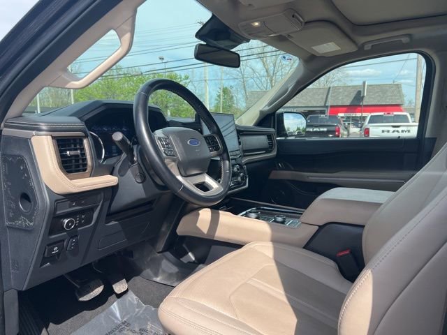 Used 2024 Ford Expedition Max Limited AWD/4WD image 2