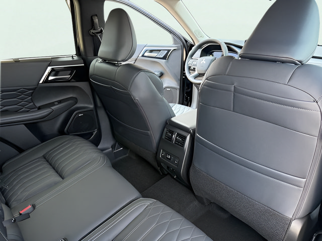 New 2026 Mitsubishi Outlander SEL FWD image 26