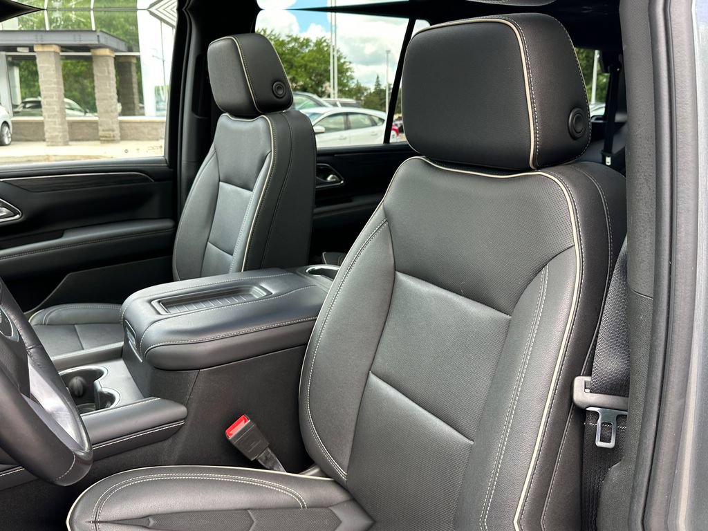 Used 2022 GMC Yukon SLT w/ SLT Premium Package AWD/4WD image 13