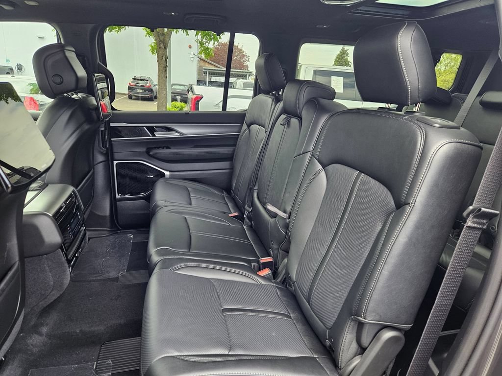 New 2026 Jeep Grand Wagoneer L Limited AWD/4WD image 14