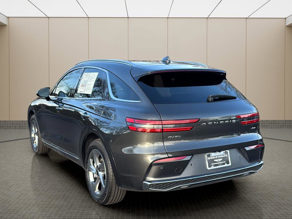 Used 2026 Genesis GV70 2.5T Select image 3