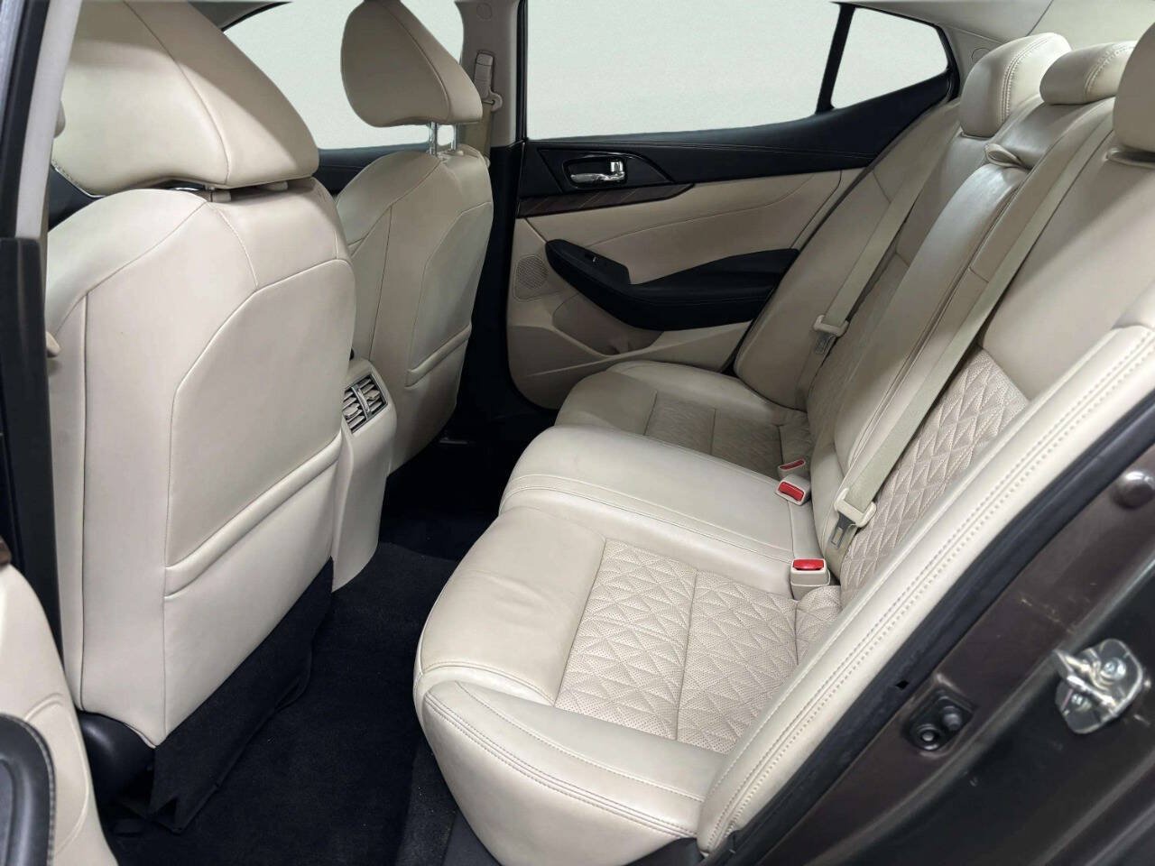 Used 2016 Nissan Maxima Platinum FWD image 17