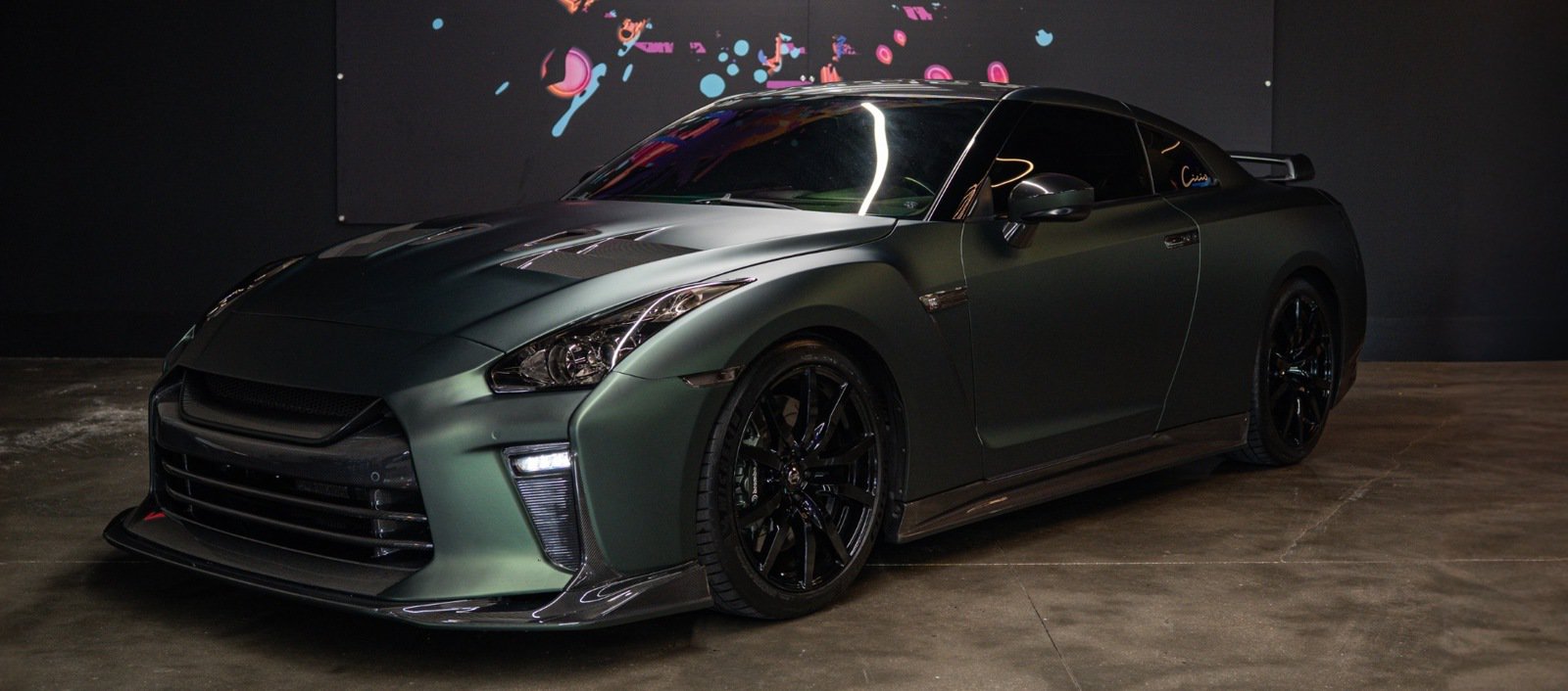 Used 2014 Nissan GT-R Premium AWD/4WD image 2