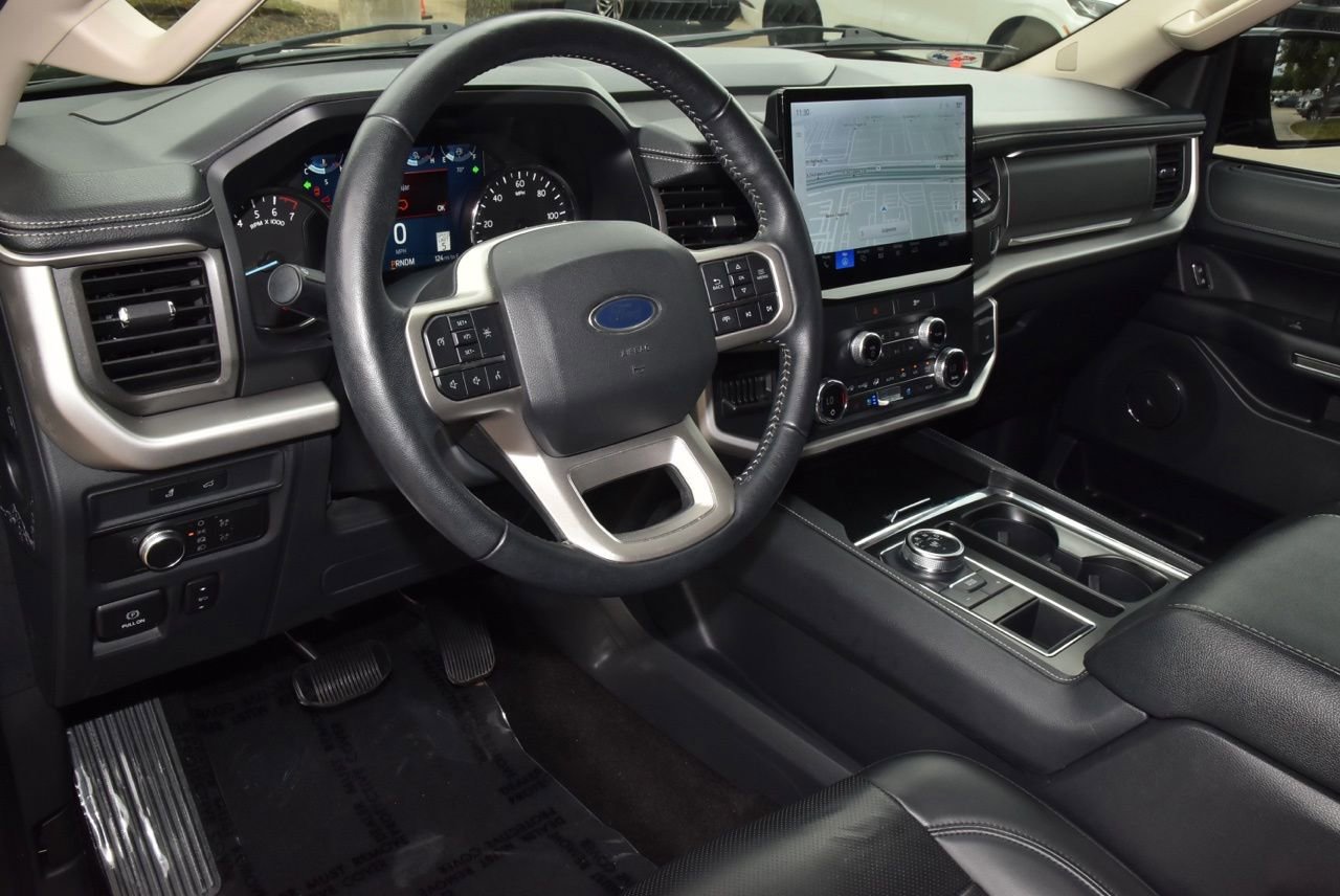 Used 2022 Ford Expedition XLT RWD image 34