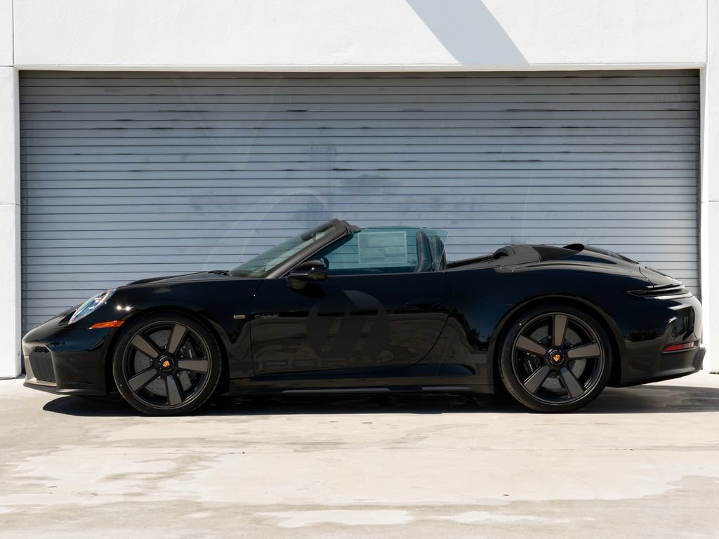 New 2026 Porsche 911 GTS RWD image 2