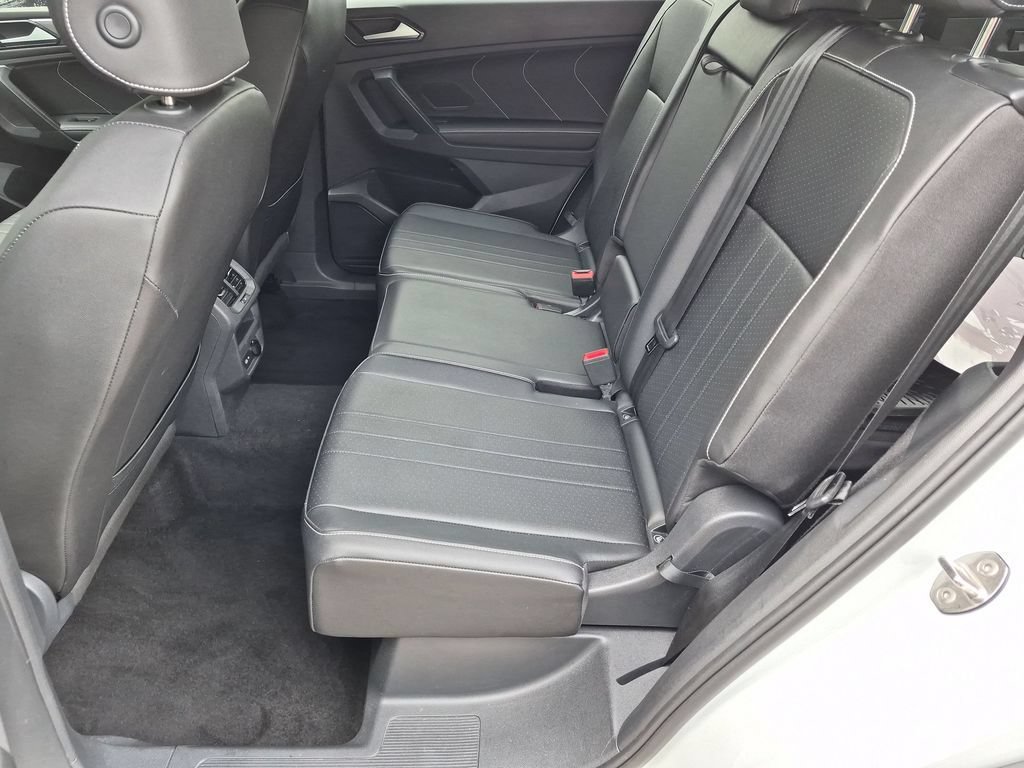 Used 2023 Volkswagen Tiguan SE R-Line FWD image 35