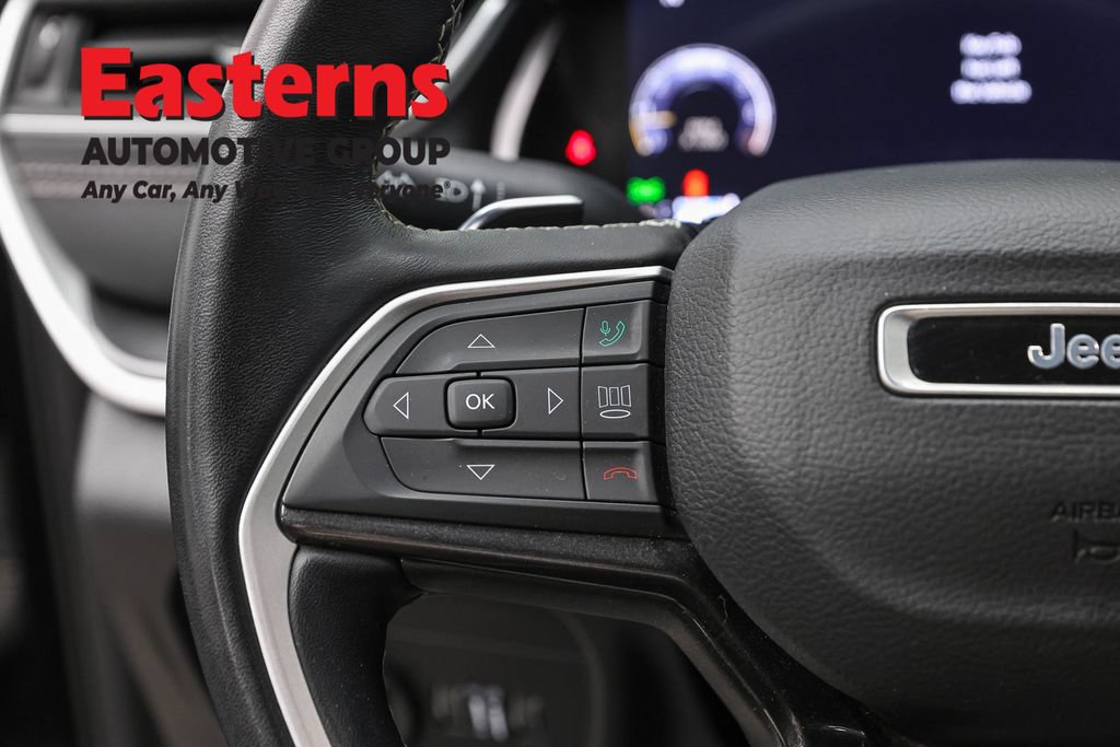 Used 2022 Jeep Grand Cherokee L Laredo w/ Luxury Tech Group I AWD/4WD image 15