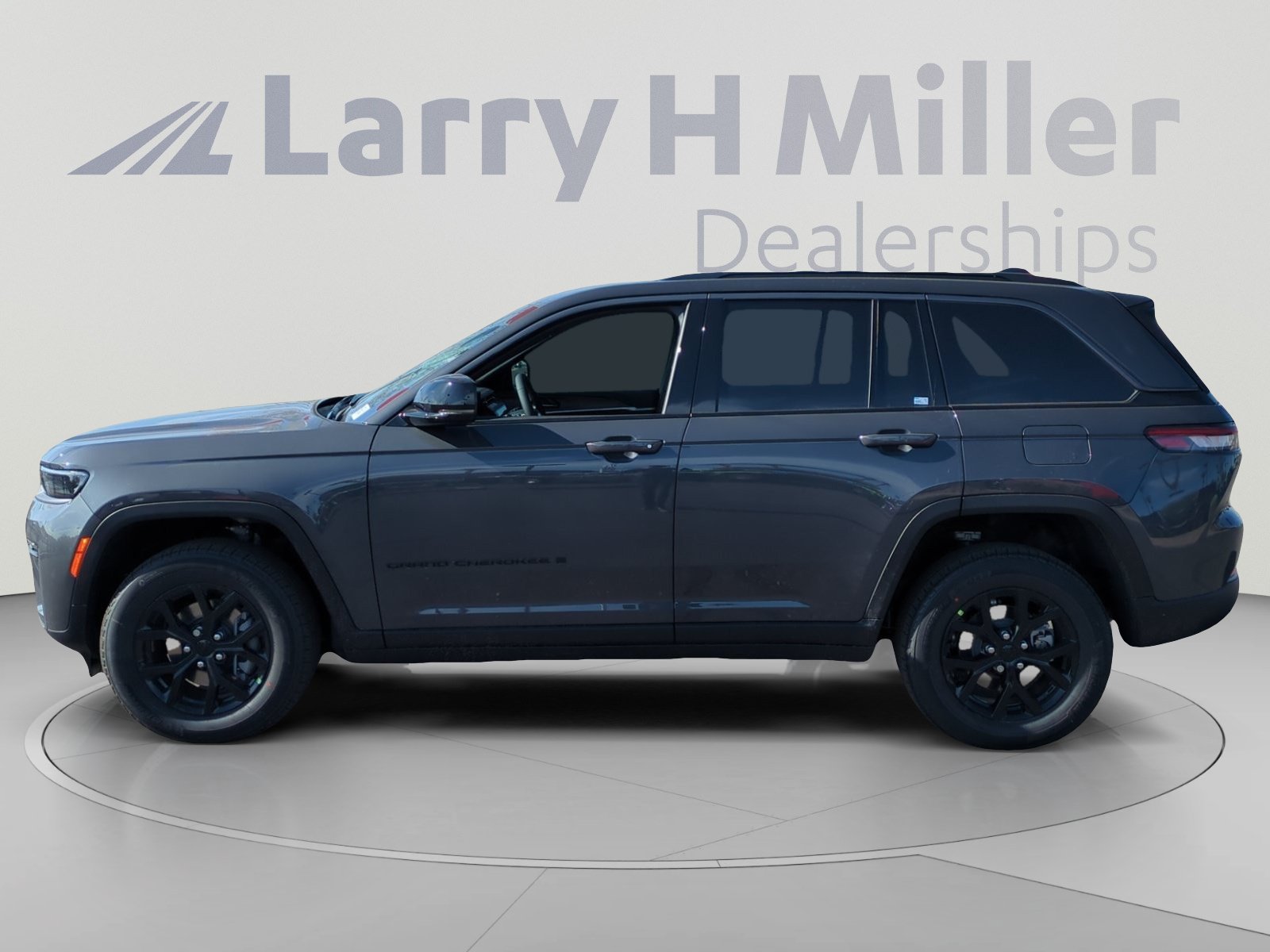 New 2026 Jeep Grand Cherokee Altitude AWD/4WD image 2