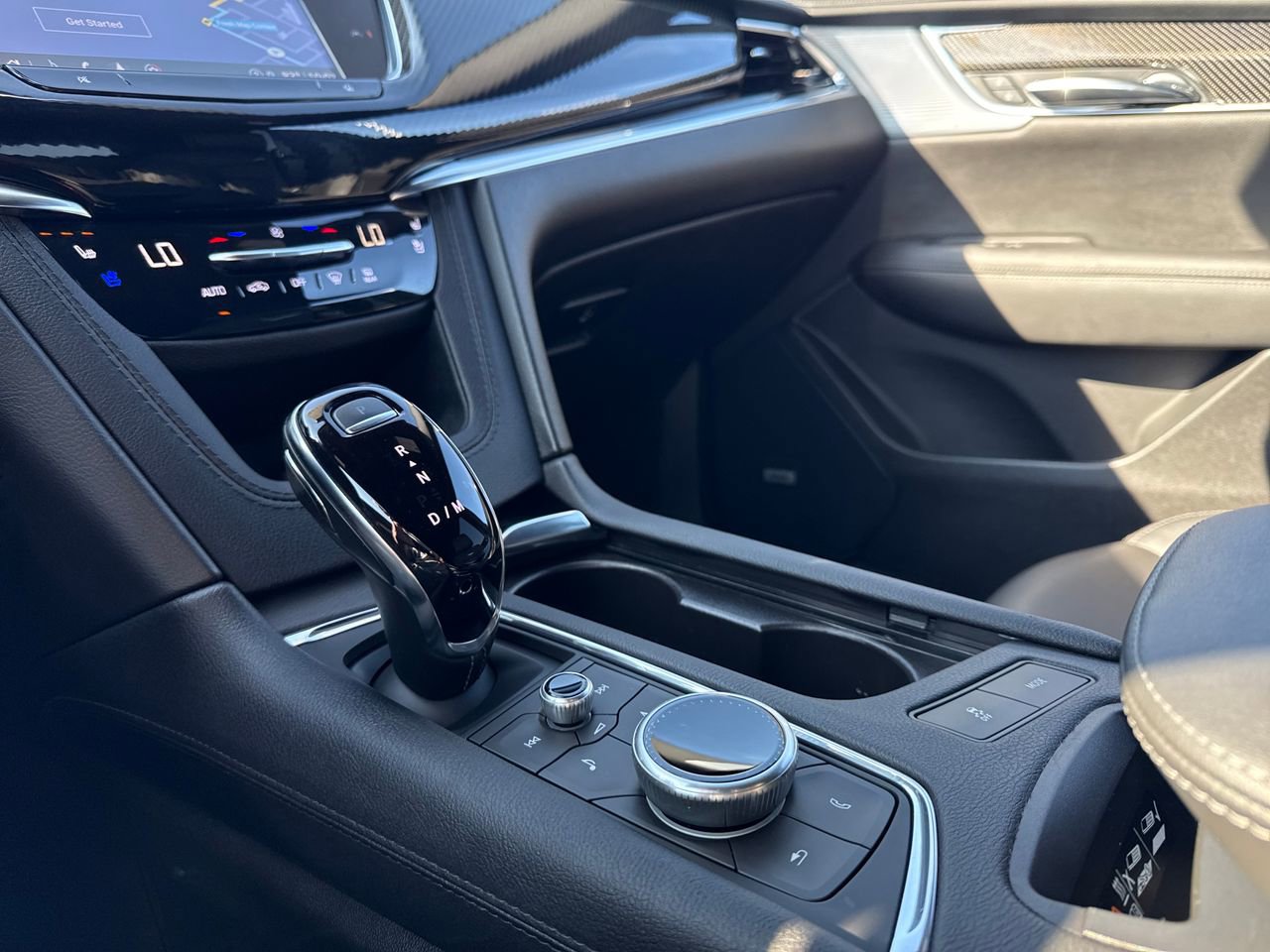 Used 2024 Cadillac XT6 Sport w/ Technology Package image 21