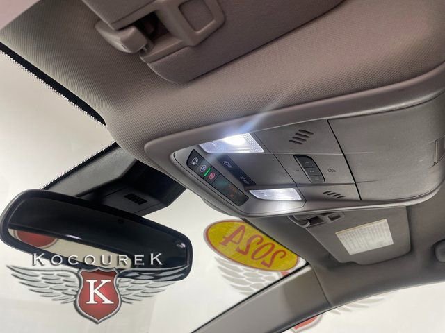 Used 2024 GMC Terrain SLT image 18