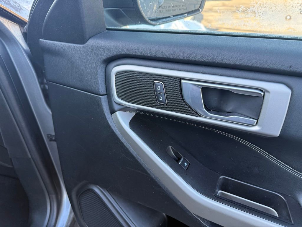 Used 2022 Ford Explorer XLT w/ Equipment Group 202A image 32