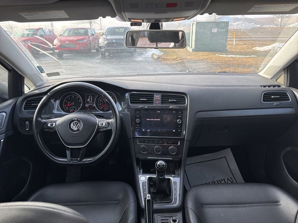 Used 2018 Volkswagen Golf SE image 21