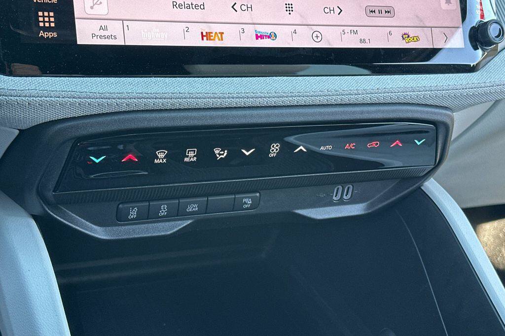 New 2026 Jeep Cherokee Laredo AWD/4WD image 20