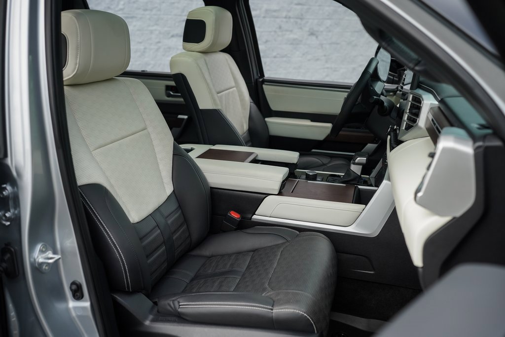 Used 2024 Toyota Sequoia Capstone image 25