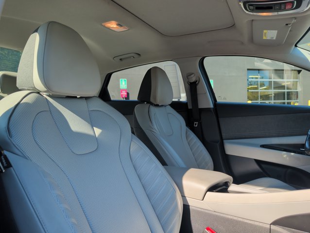 Used 2024 Hyundai Elantra Limited FWD image 27