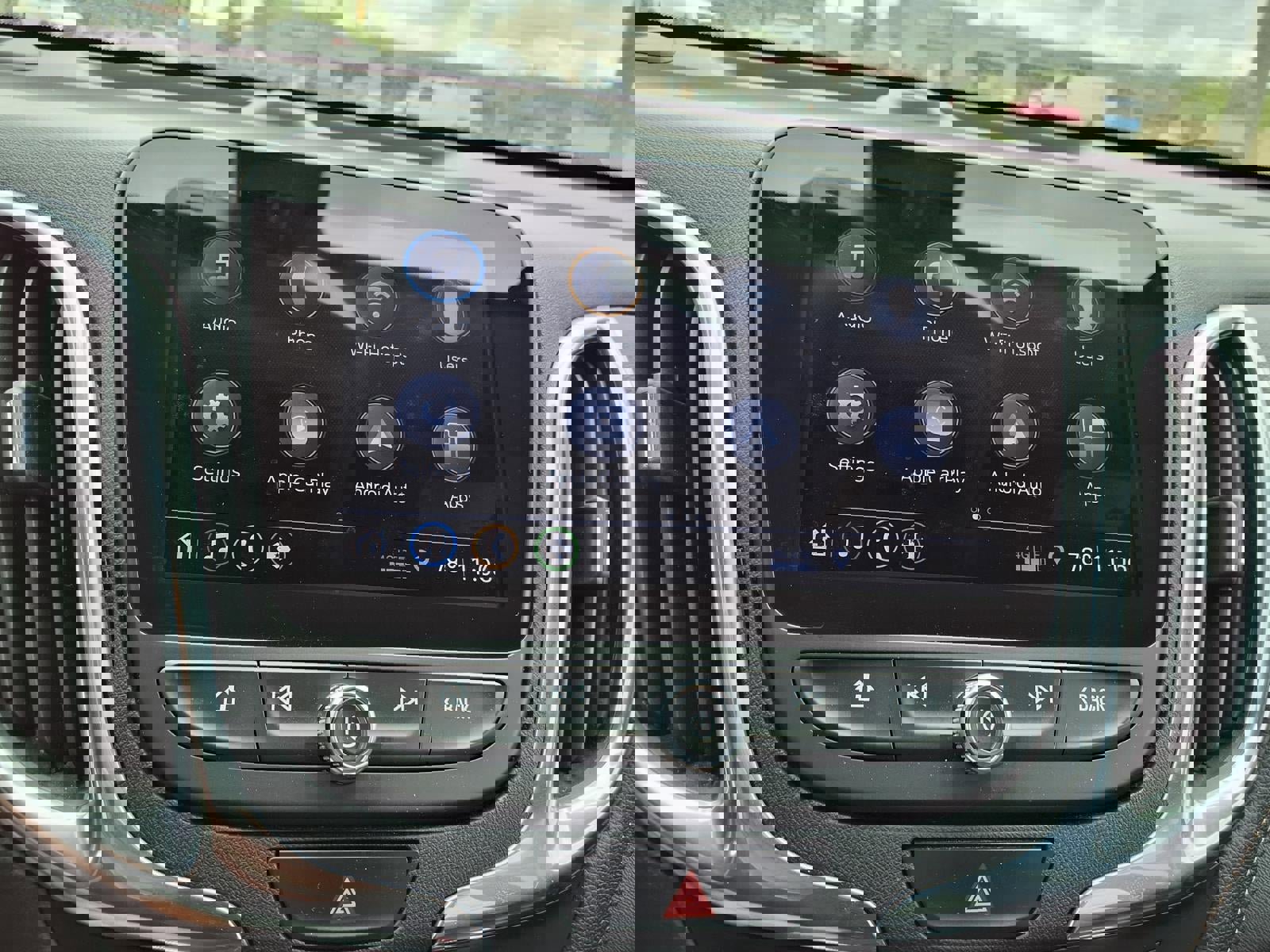 Used 2020 Chevrolet Equinox Premier image 4