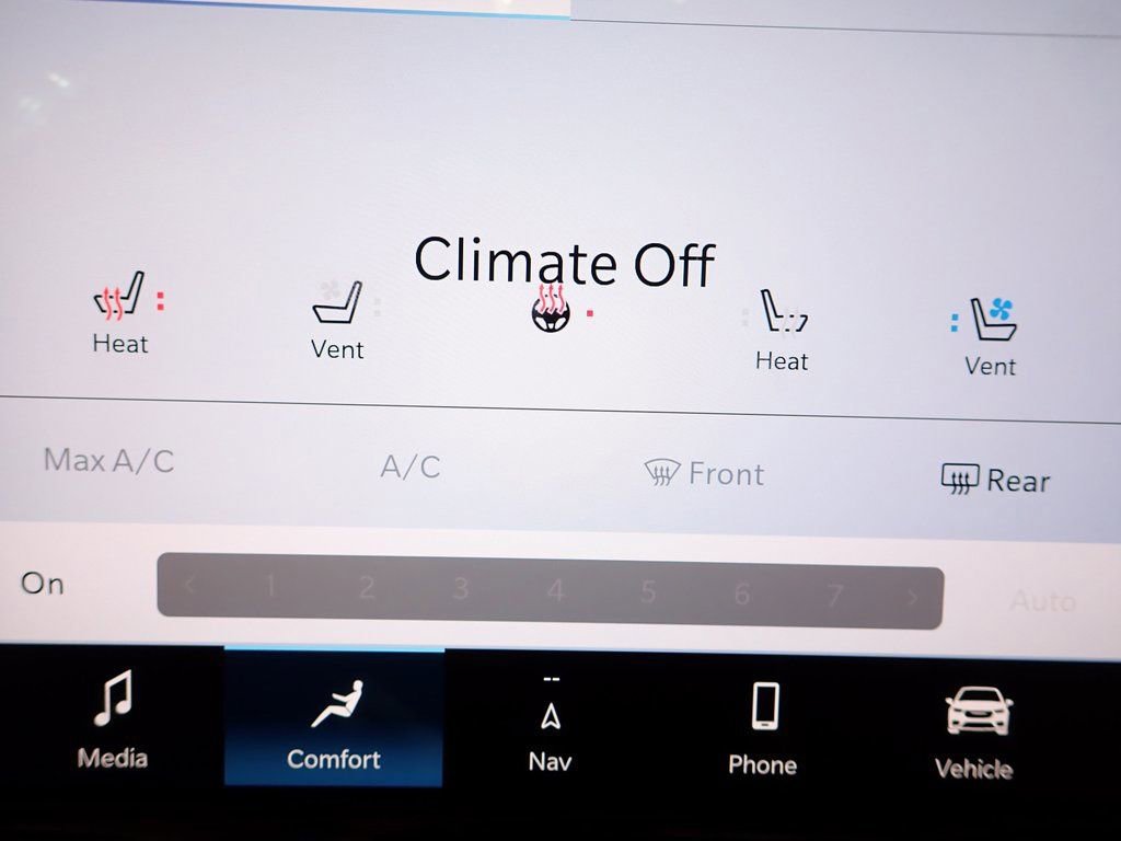 New 2026 Chrysler Pacifica Pinnacle image 5